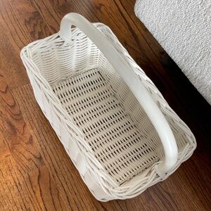 White Wicker Basket from pottery barn has handled